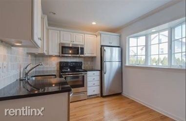 Building Photo - 2 br, 1.5 bath Townhome - 16 Hillside Place
