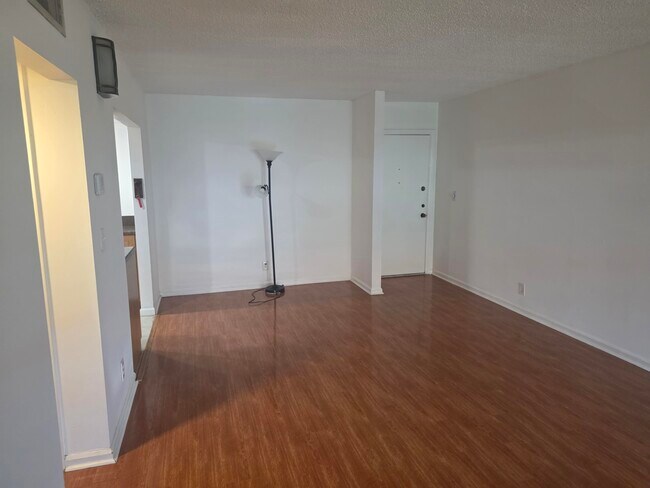 Foto del edificio - 959 SE 2nd Ave