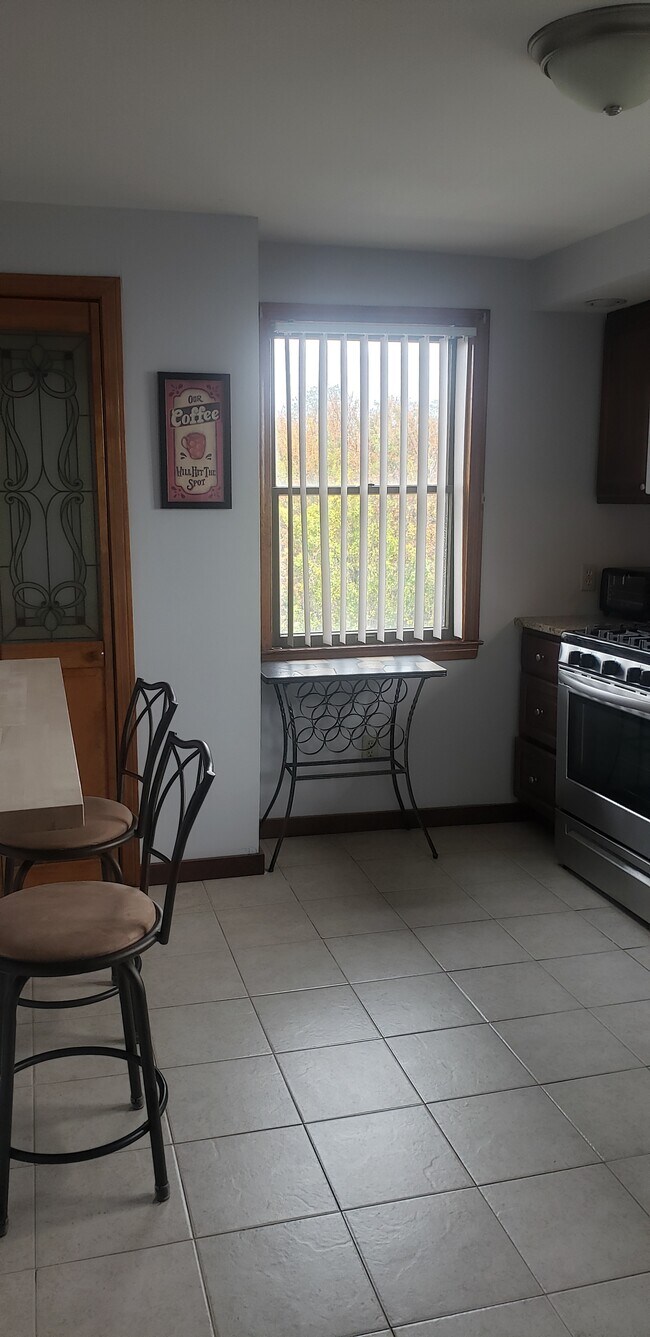 Foto del edificio - 19 Crest Ave