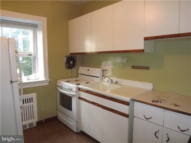 Building Photo - 7905 Ardleigh St