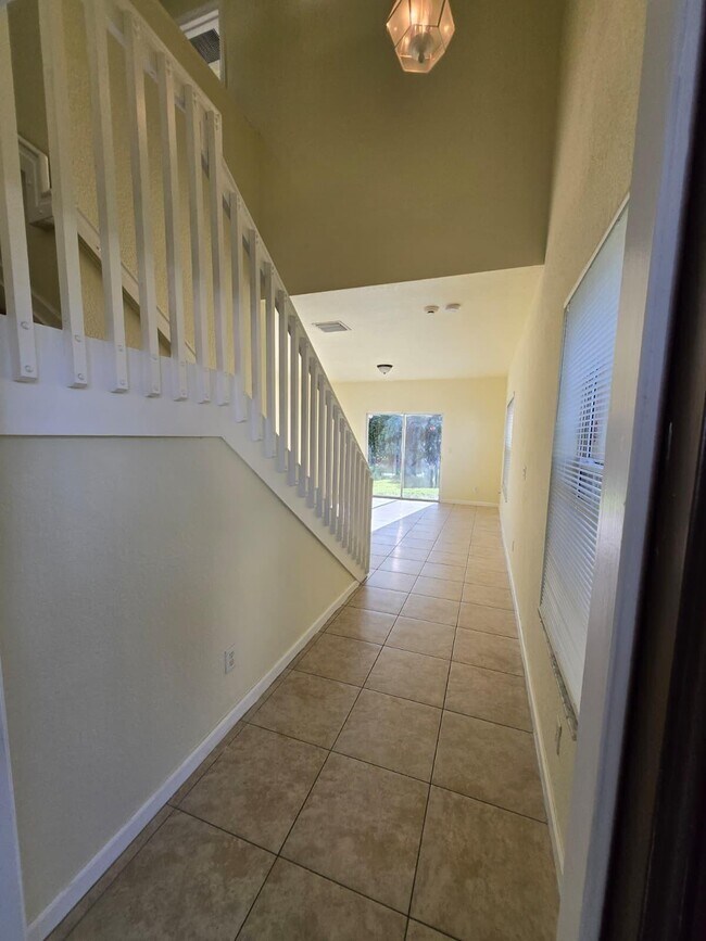 Building Photo - 4701 Cohune Palm Ct