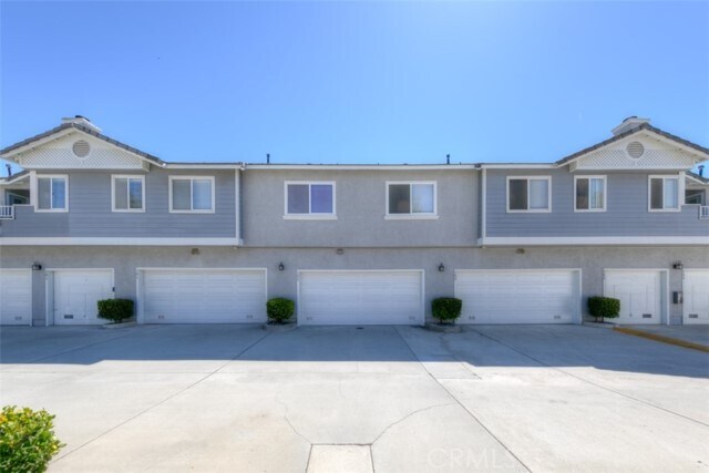 Building Photo - 6631 Laurelton Ln