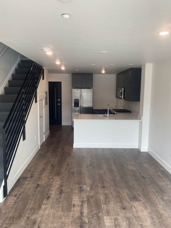 Building Photo - 722 Blue River Pkwy