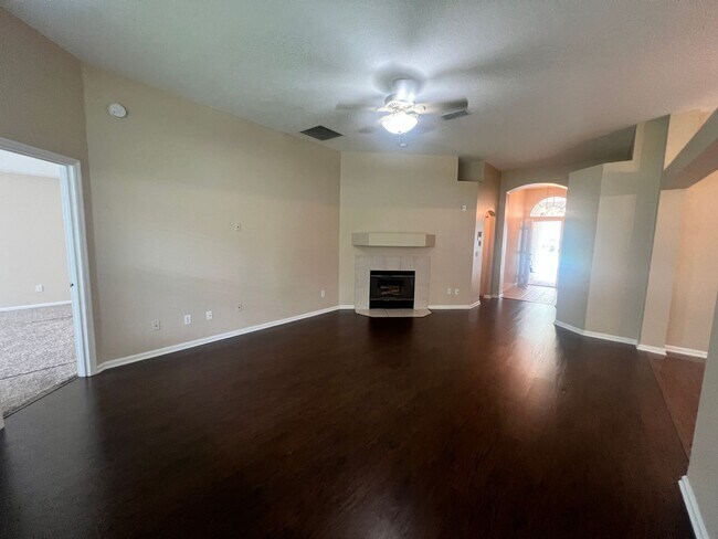 Building Photo - Outstanding 3/2 in Julington Creek Plantat...
