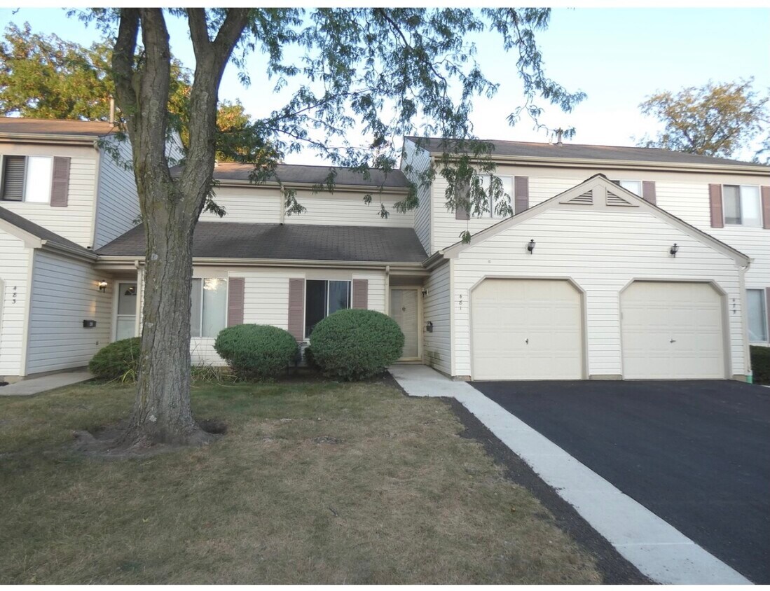 481 Minnesota Cir, Carol Stream, IL 60188 Townhouse for Rent in Carol