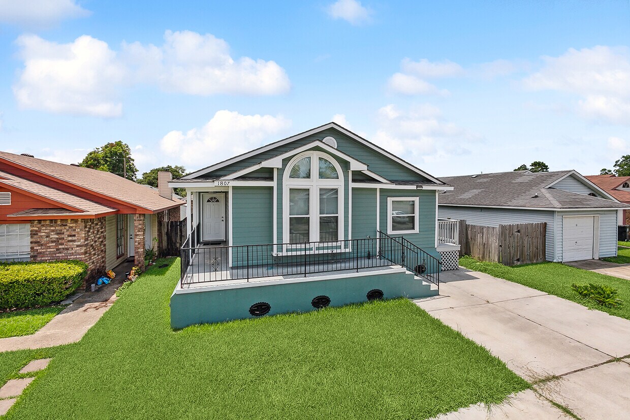 Primary Photo - 1807 W Homestead Dr