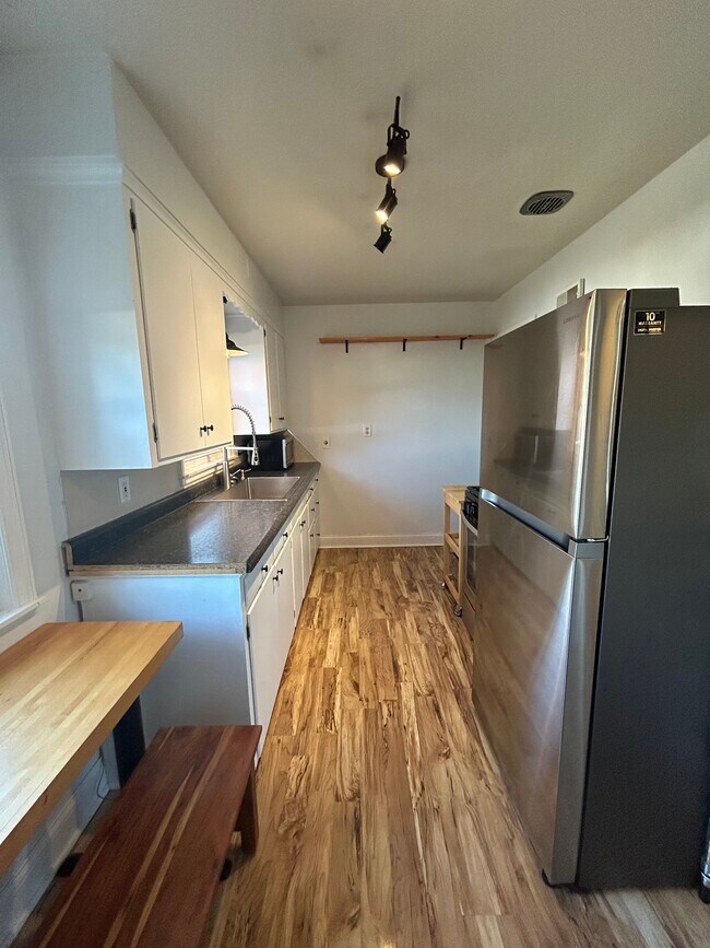 Cocina - 4009 3rd Ave S