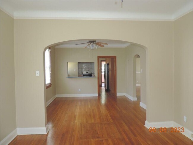 Building Photo - 225 Rio Vista Ave