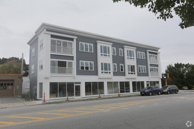 Building Photo - 887 Massachusetts Ave