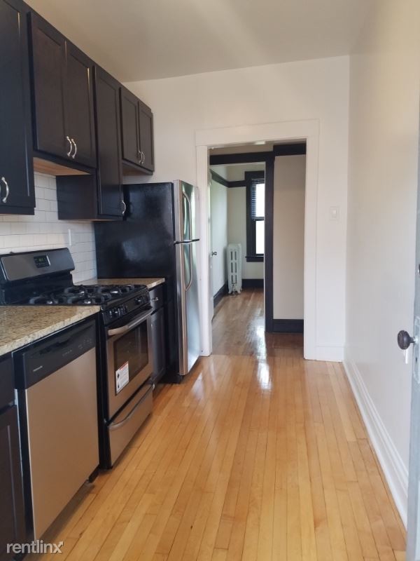 Primary Photo - 1453 W Cornelia Ave
