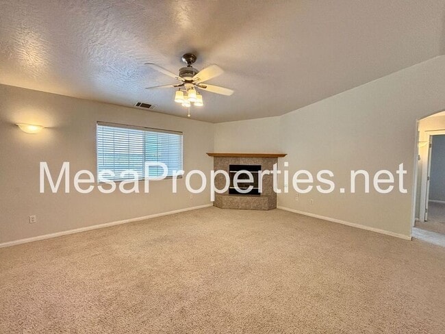 Foto del edificio - 14744 Hopland St