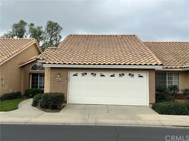 Building Photo - 715 La Costa Dr