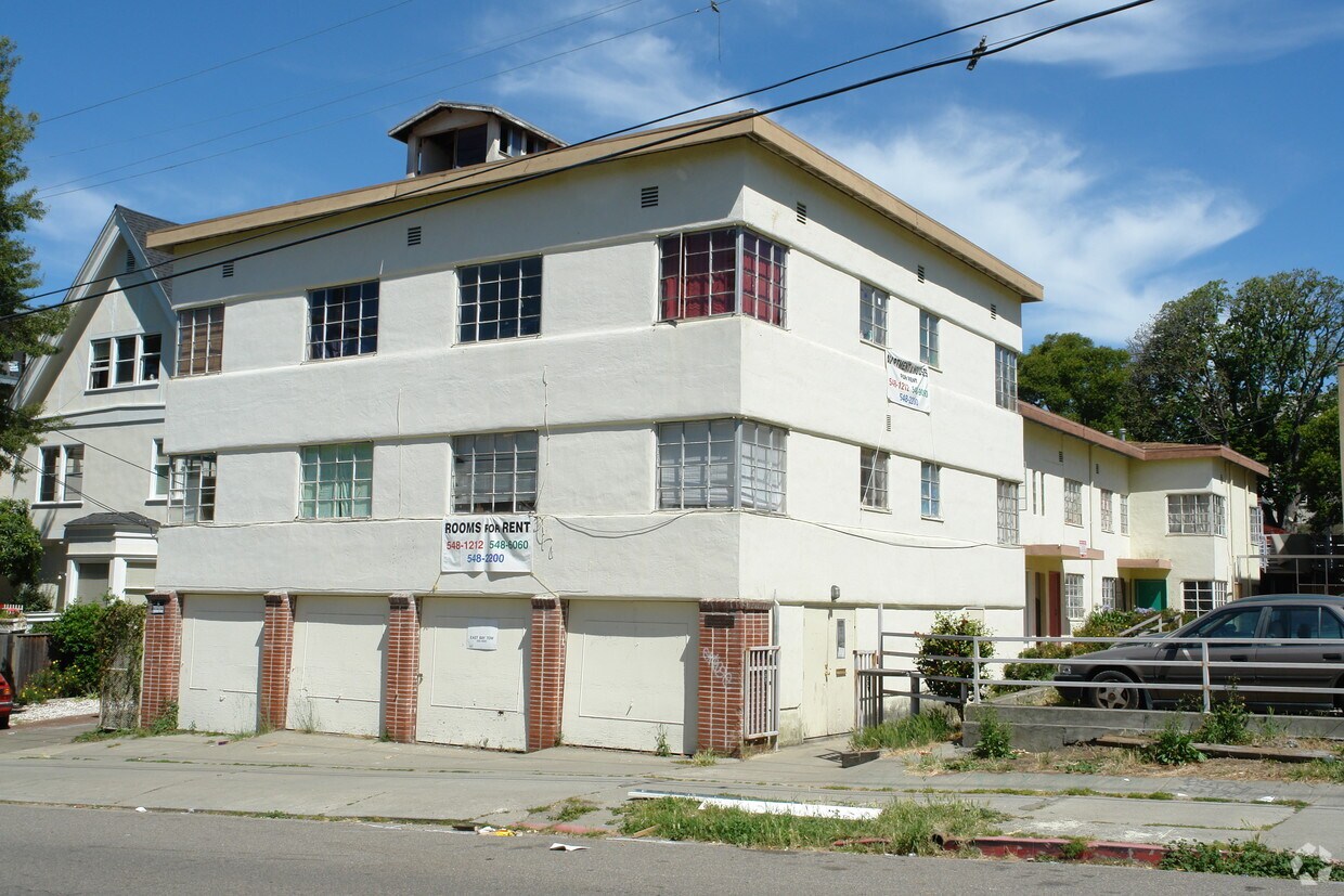 Foto principal - 2727 Haste St