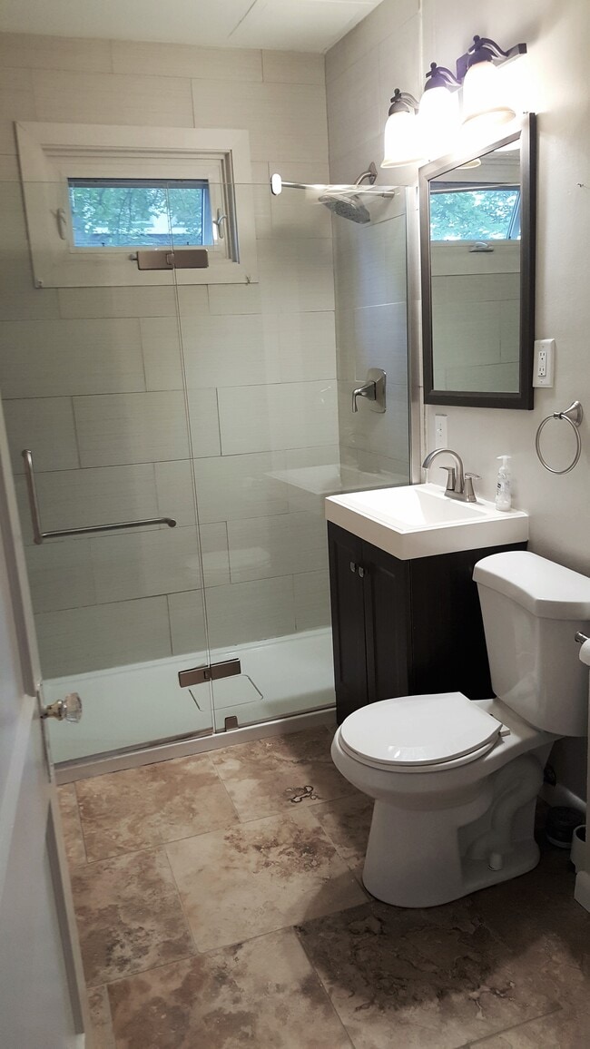 Bathroom - 100 Greaton Rd