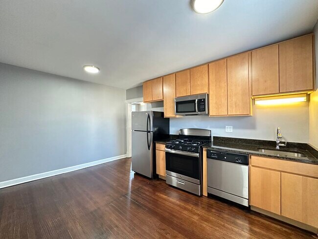 Foto del edificio - 3604 W Sunnyside Ave