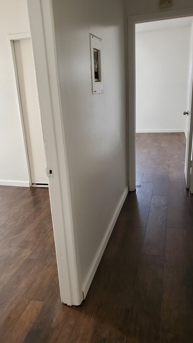 HallWay - 622 W 87th St