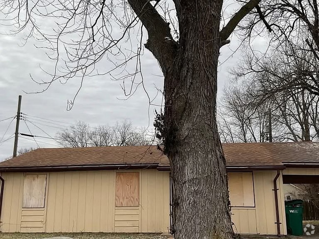 Building Photo - 2518 Mousette Ln