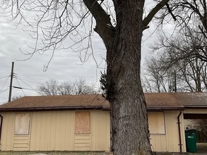 Building Photo - 2518 Mousette Ln