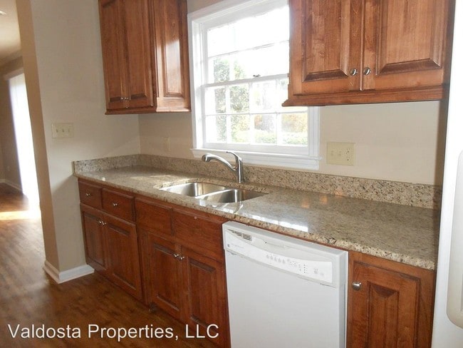 Building Photo - 3 br, 2.5 bath House - 2323 Riverhill Drive