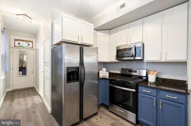 Building Photo - 57 E Heath St