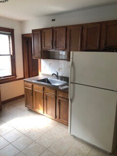 Kitchen - 269 Grandview Ter