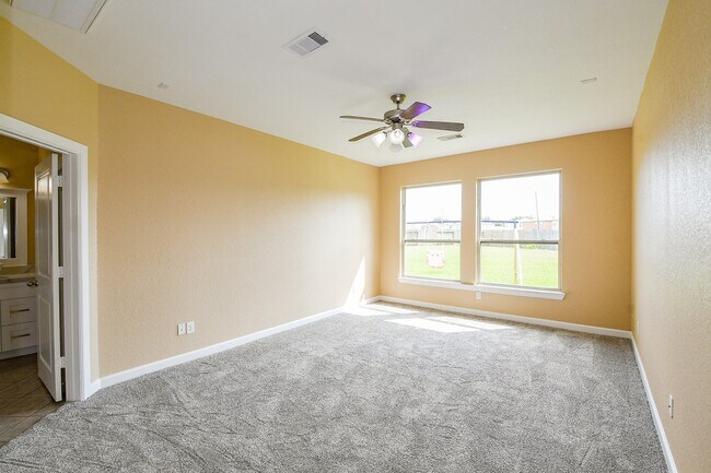 Building Photo - 2123 Witham Park Ln