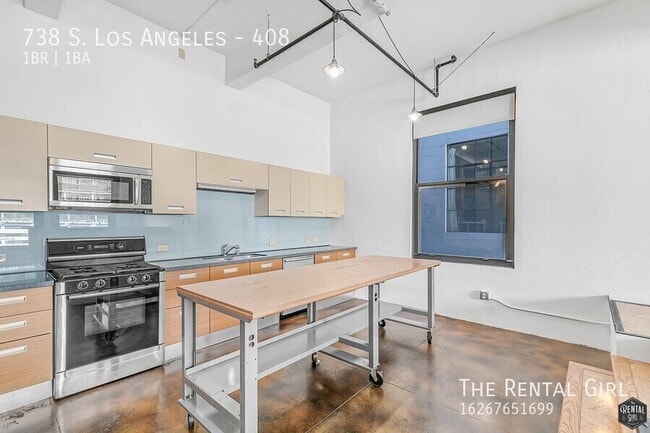 Photo - 738 S. Los Angeles -408 Apartment