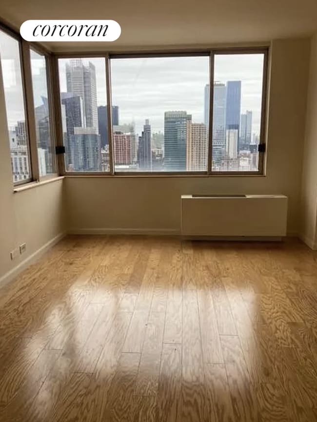 Building Photo - 350 W 50th St