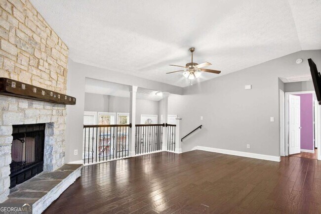 Foto del edificio - 808 Emerald Chase