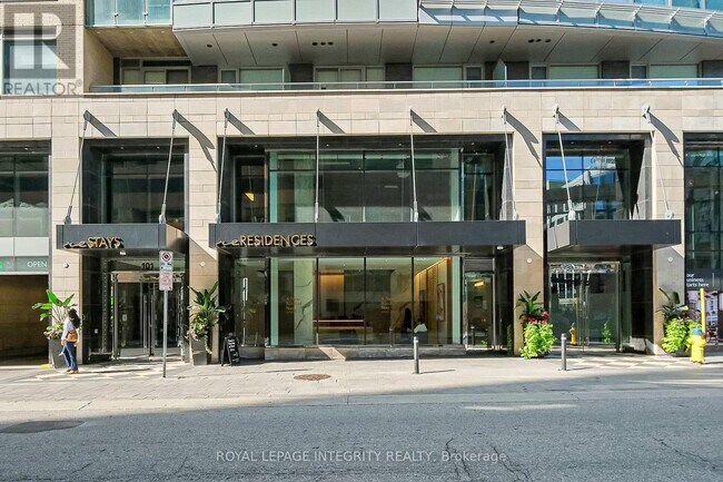 Building Photo - 101-101 Queen St