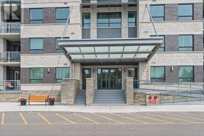 Photo du bâtiment - 383-383 Main St E