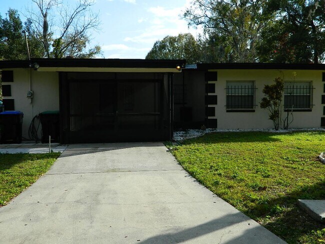 Foto del edificio - 944 Kensington Dr