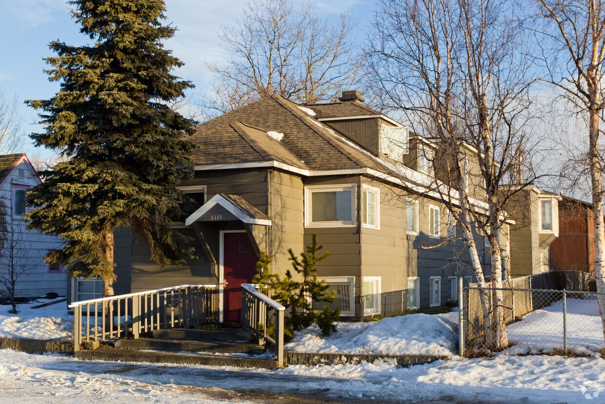 Primary Photo - 1335 Hyder St