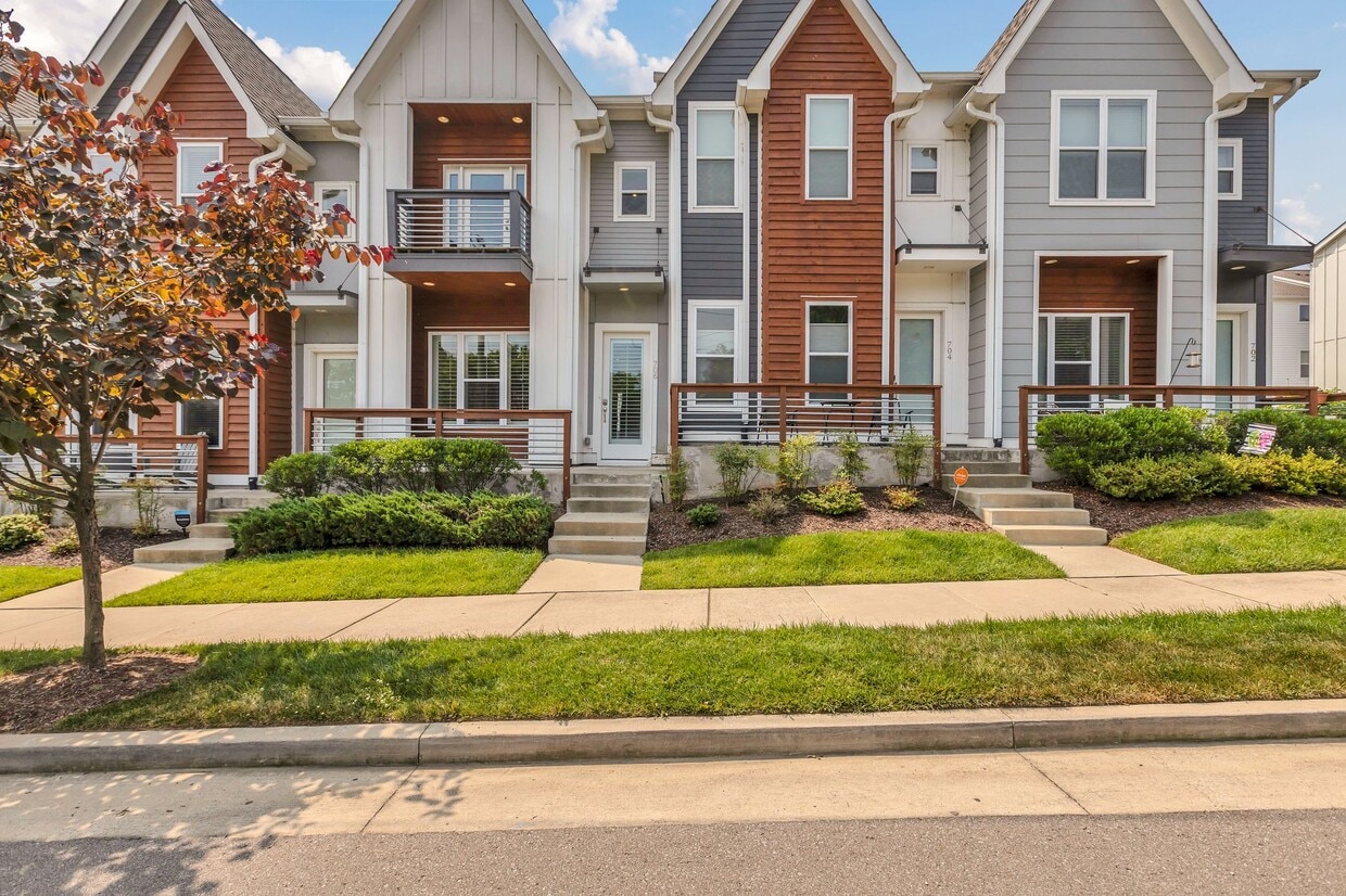 Primary Photo - 706 James Ave