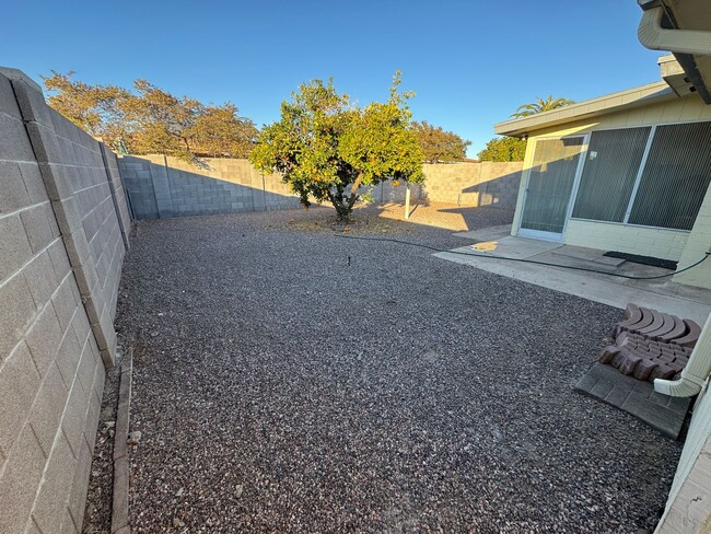 Building Photo - Albany Duplex