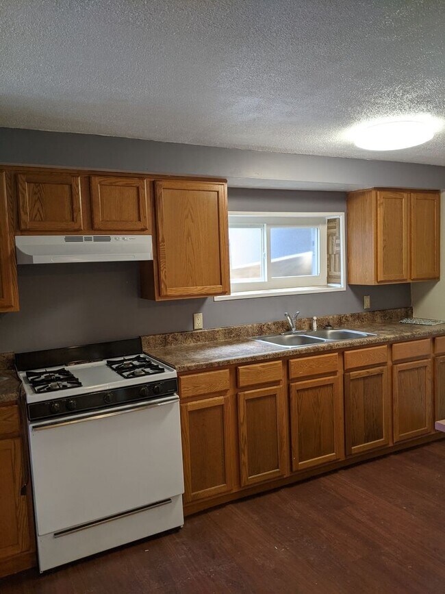 Foto del edificio - 5837 Curry Rd