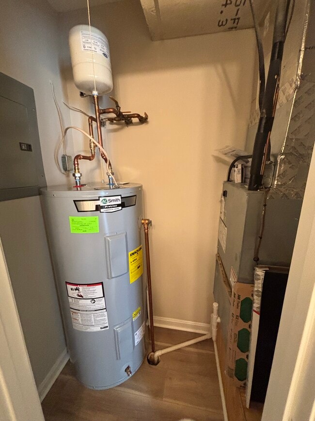 Building Photo - 1115 Regency Way