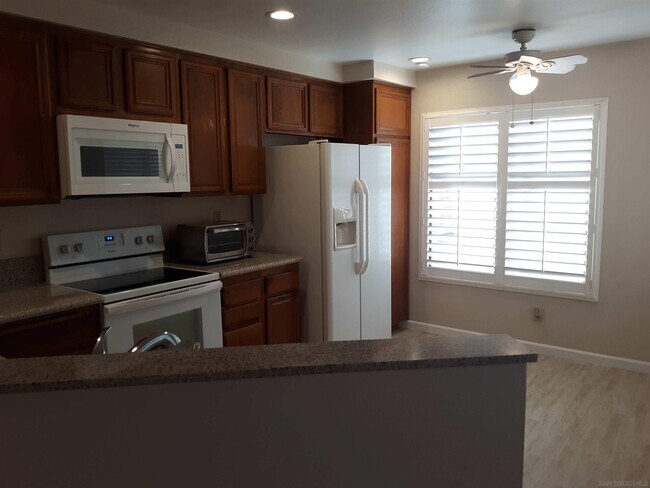 Foto del edificio - 9279 Lake Murray Blvd