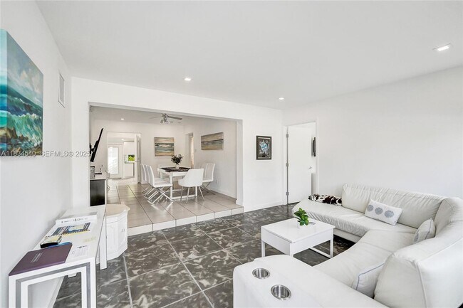 Foto del edificio - 3305 NE 16th Ct