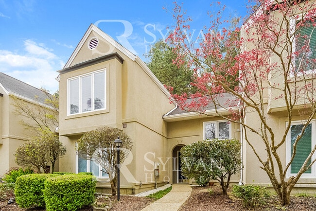 Building Photo - Your dream home awaits