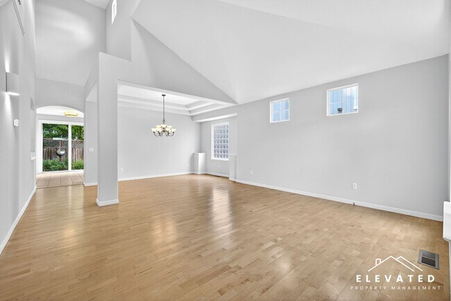 Building Photo - 5412 Sharon St
