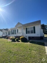 Building Photo - 100-134 Hester Dr
