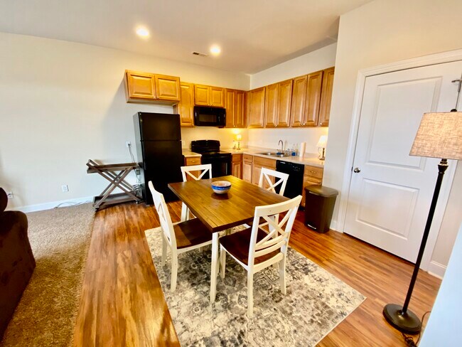 Building Photo - 14 Pride Ln