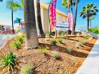 HIGH VIEW APARTMENTS - La Mesa Highview Apartments
