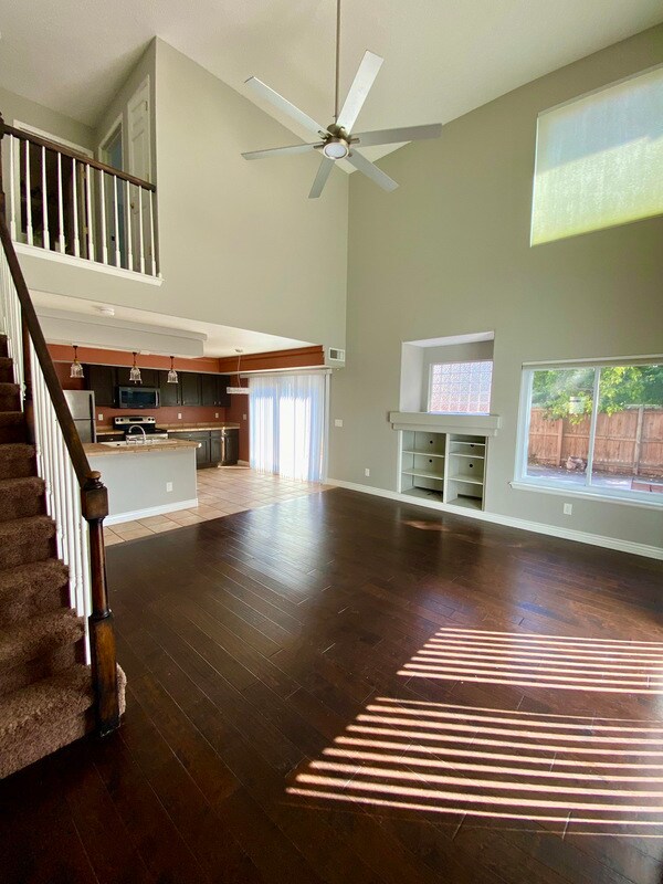 Building Photo - 4072 Netherland St