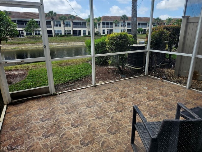 Foto del edificio - 960 Hampton Cir