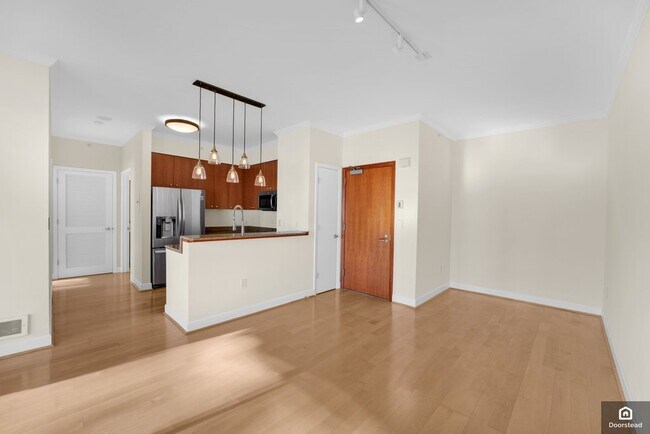 Building Photo - 246 2nd St