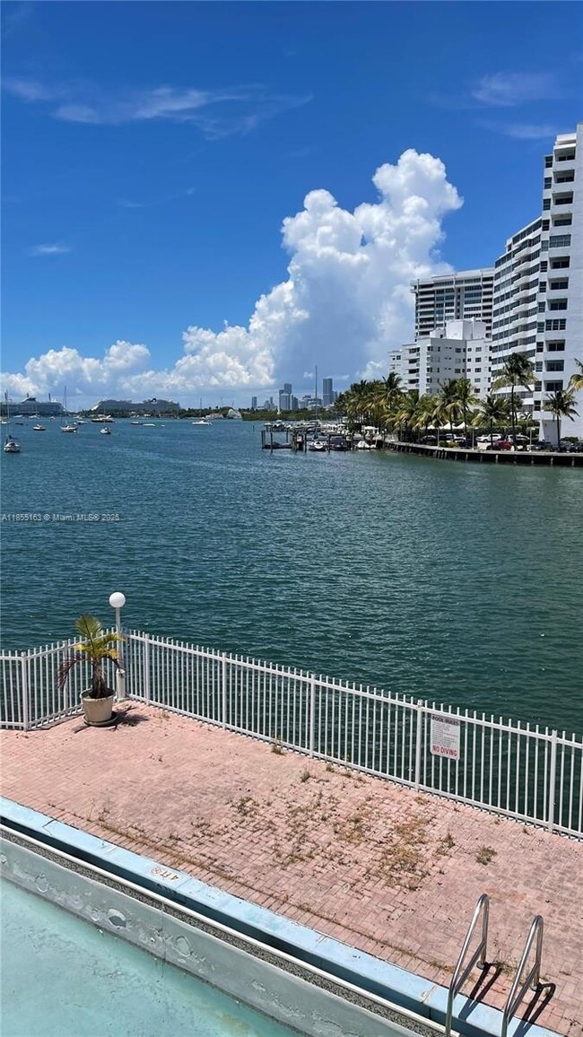 Foto del edificio - 1441 Lincoln Rd
