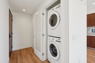 Interior Photo - 10431 SM — Modern Luxury Living in Century City