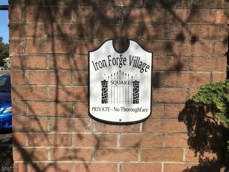 Foto principal - 1 Iron Forge Sq